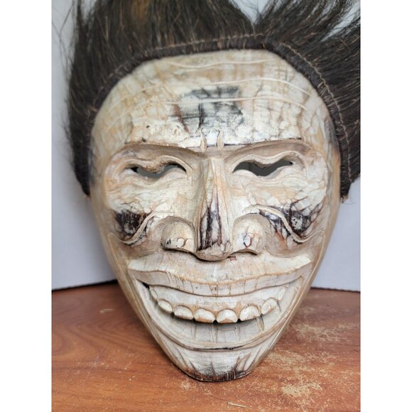 Bali Wood Mask Handmade Carving With Crazy Hair & Big Grin Wall Hanging - Picture 3 of 16